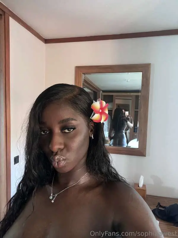 been really enjoying my vacation so far 😌 and as u can see… ..