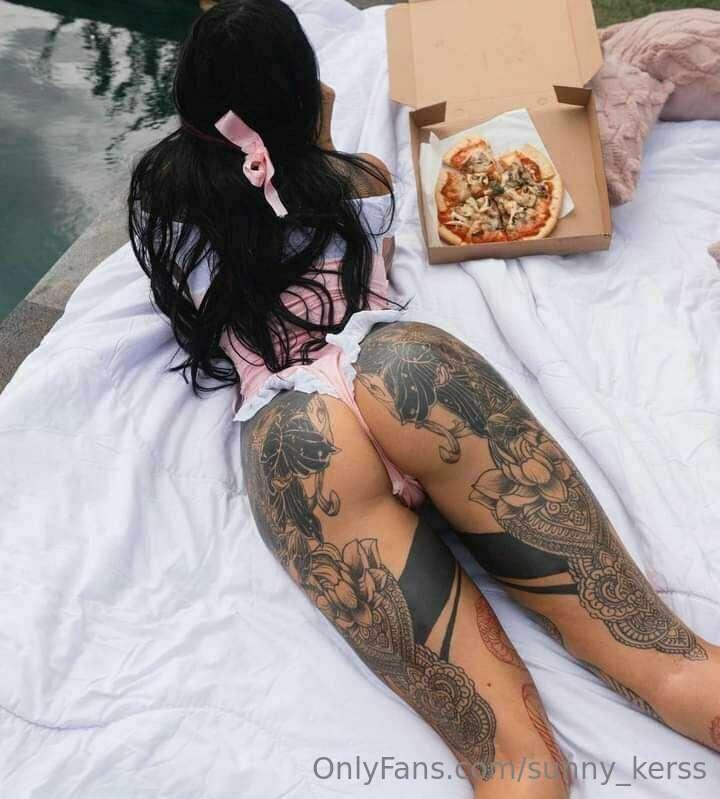 Pizza or Me ? 😋 🤤