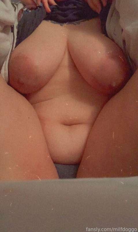Milfy lewds for you ~

Tits, ass, pussy and butt plugs 🤤💕




#milf #mommy #bigass #tits #thicc #buttplug #anal #pussy 