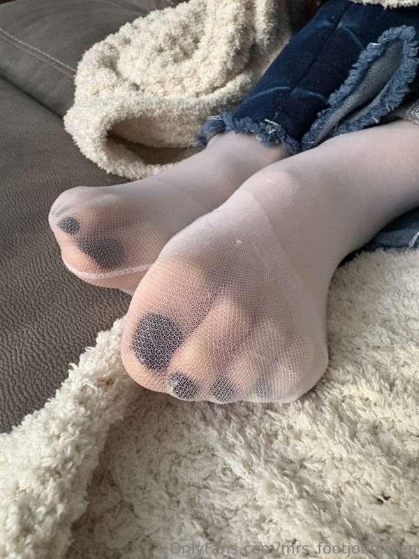 mrs_footjobqueen image #6