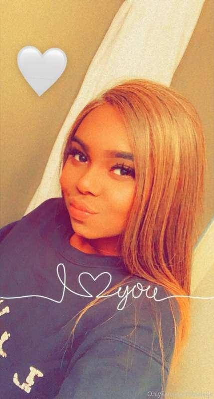 hey loves! send me any requests today! I’ll be online for a ..