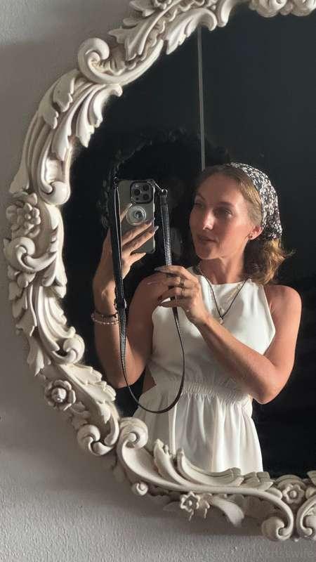 krisswife image #5