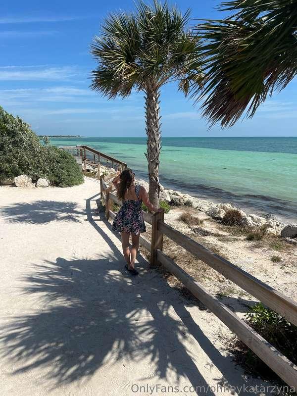 I’ll be live on here at 1 pm tomorrow! Make sure you come se..