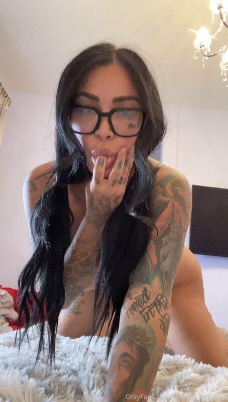 Let me Talk Dirty to you Baby, Watch me Strip and make mysel..