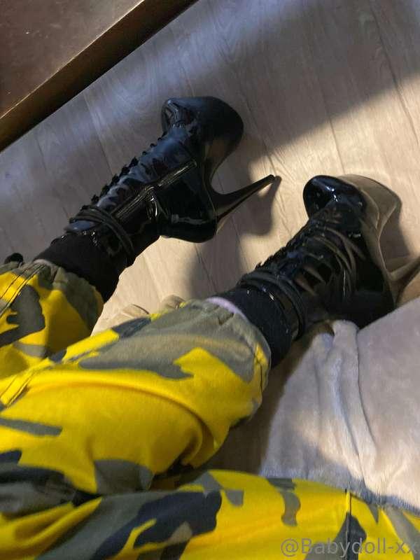 My babies! 
Need more boots like a white pair!