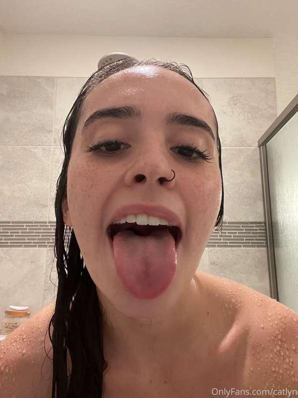 giving you a good target ☺️👅