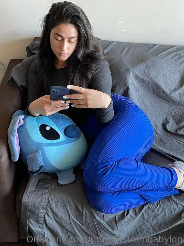 Literally me right now answering you guys ❤️