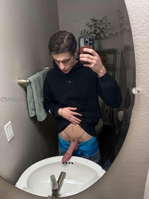 If I’m taking too long in the bathroom just assume I’m snapp..