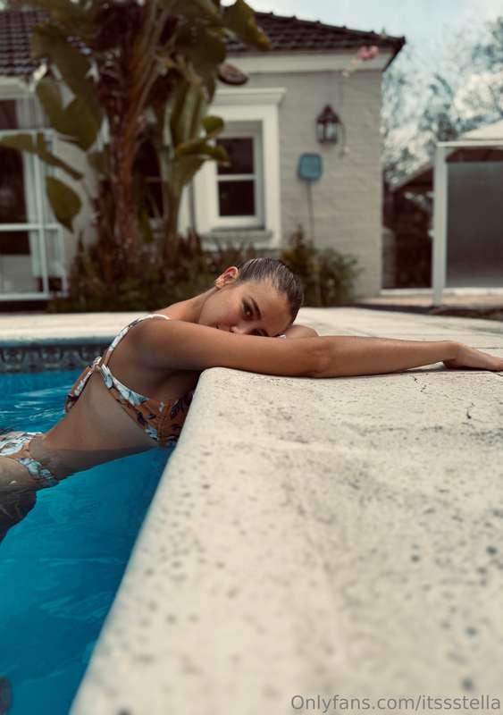 I love being in the water. The wet body feels so good 💕💧💦