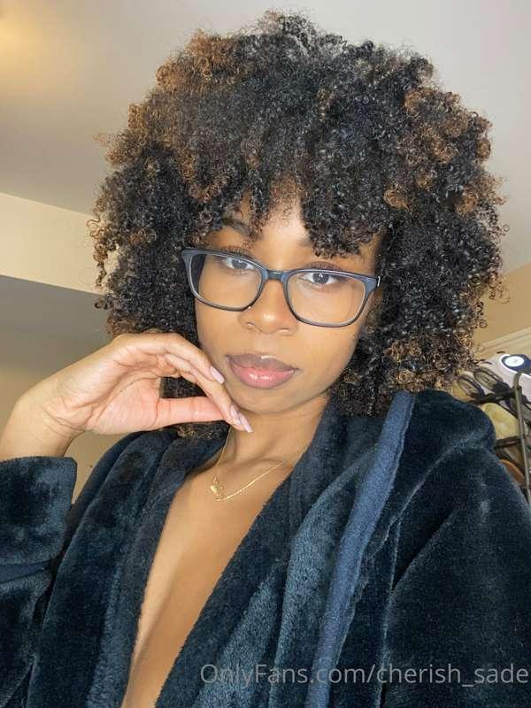 Loungin’ in my granddaddy robe & bifocals🤓