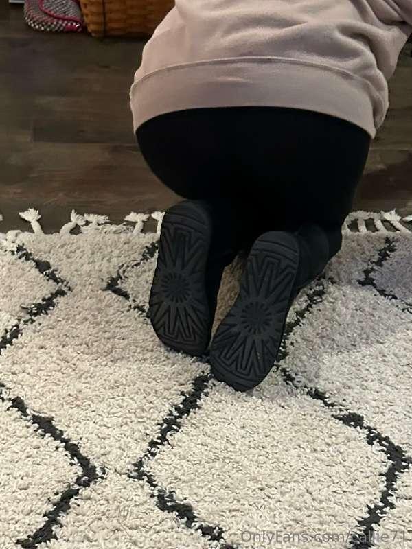 Gilf!!  God I want to fuck her!!  Message her to see us!!!
