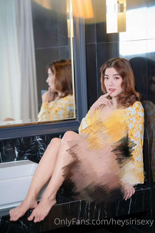 มีอะไรเด็ดให้ดูไหมนะ
Try to see me again?

#Yellow V.1(โอนตร..