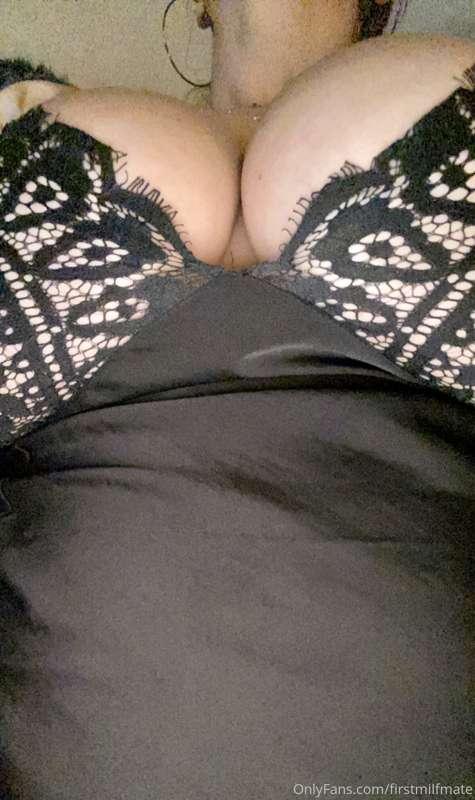 Happy Titsgiving xoxo🖤🖤
More fun @captainbigtits