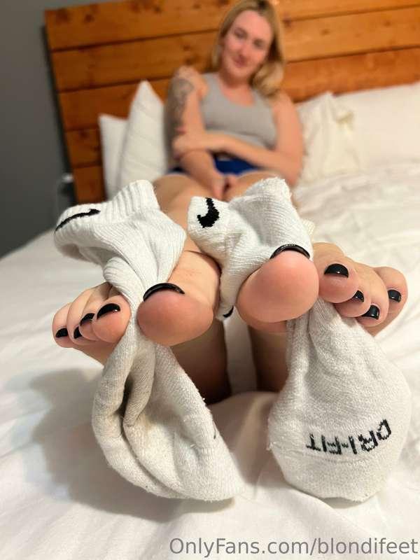 blondifeet image #2