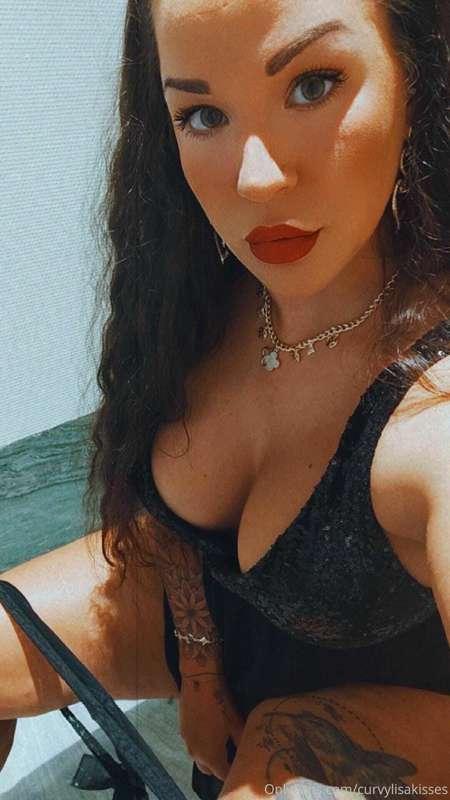 I really like all of you 😚

In love Roselie😈