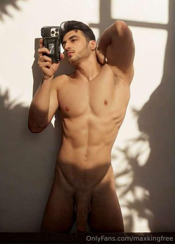 𝗦𝗵𝗼𝘂𝗹𝗱 𝗜 𝗳𝗶𝗹𝗺 𝗮 𝘀𝗰𝗲𝗻𝗲 𝘄𝗶𝘁𝗵 @hunk_brad ❓😈𝐑𝐞𝐩𝐥𝐲𝐢𝐧𝐠 𝐭𝗼 𝐡𝐢𝐬 𝗺𝐞𝐬𝐬..