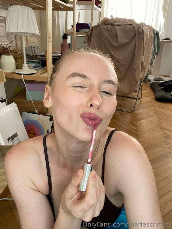 marieloves2cuddle image #1