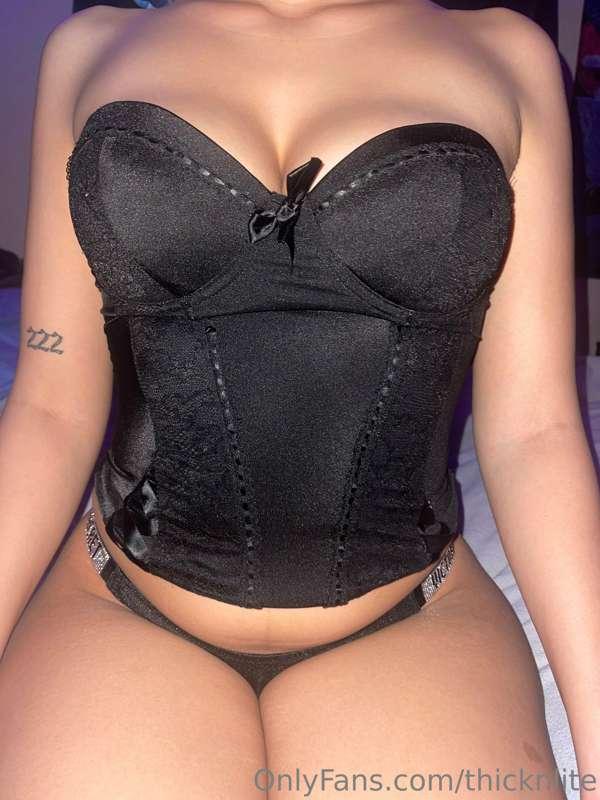 Come sit & suck on my tits daddy 🥰❤️