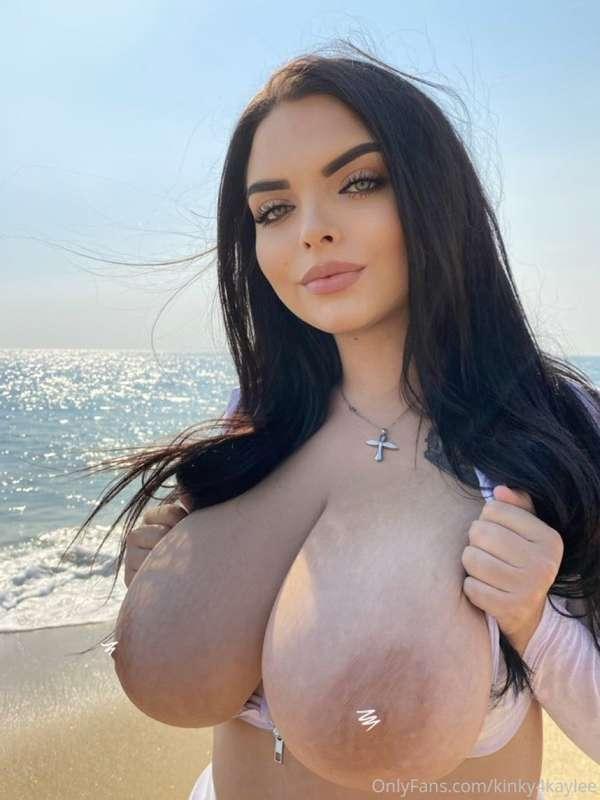 Wanna have sex on the beach? 🌊 @kaylee4keeps