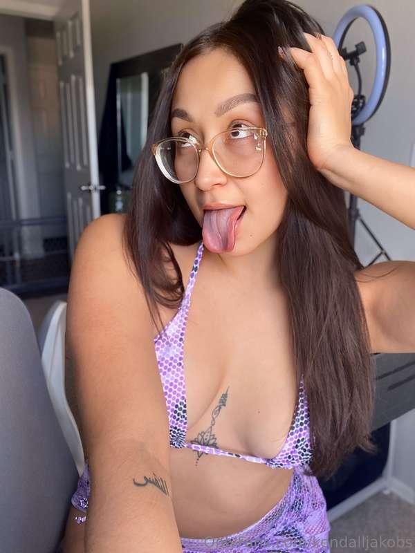 POV: you’re watching me ride it like a bad girl 😈… I bounce ..