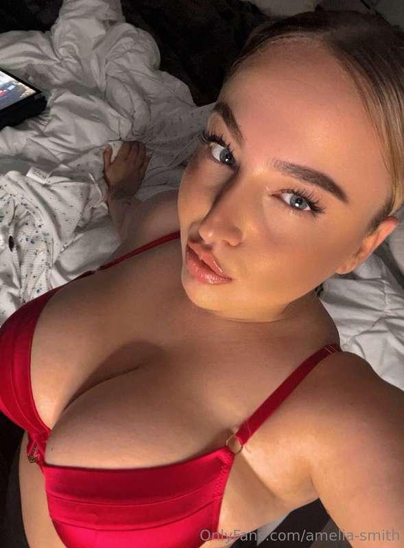 sexy in red 😈