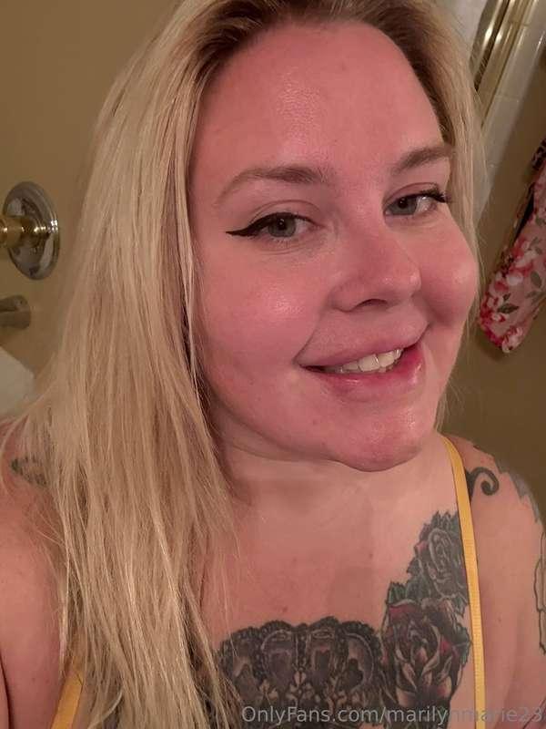 Im LIVE right now 😘 