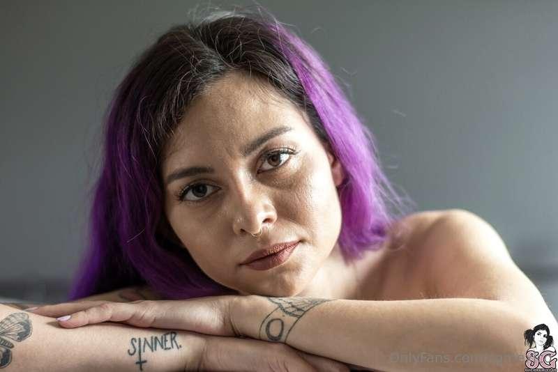 @lilvixxxensuicide en IN THE DARK ROOM