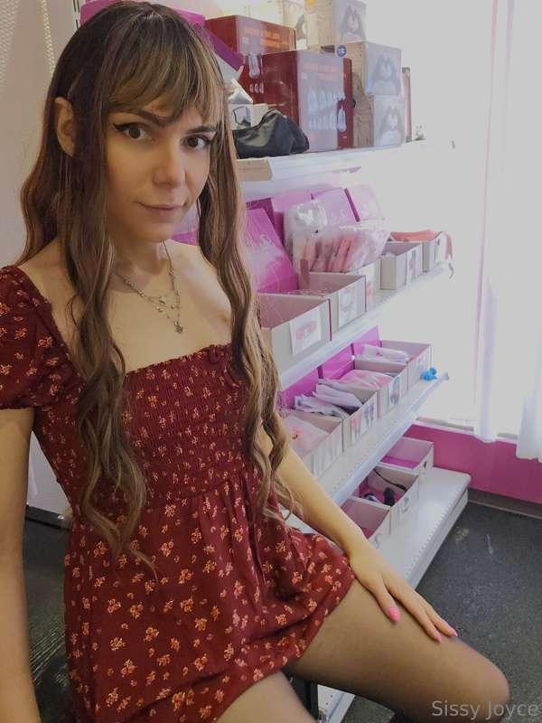 LIFE UPDATE-----------------------I love this dress :-) Toda..