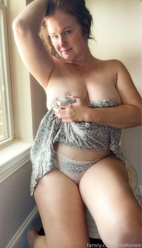 ellierenee image #3