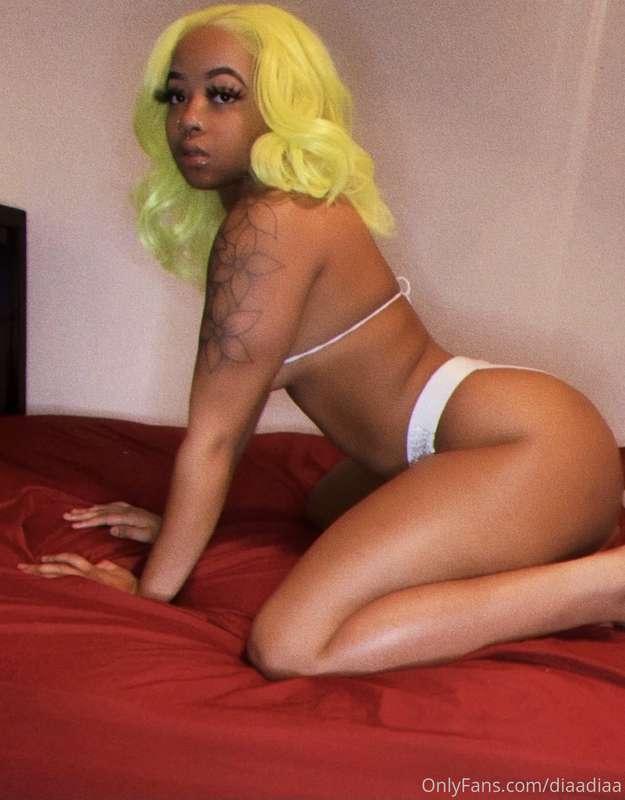 👄👅👅