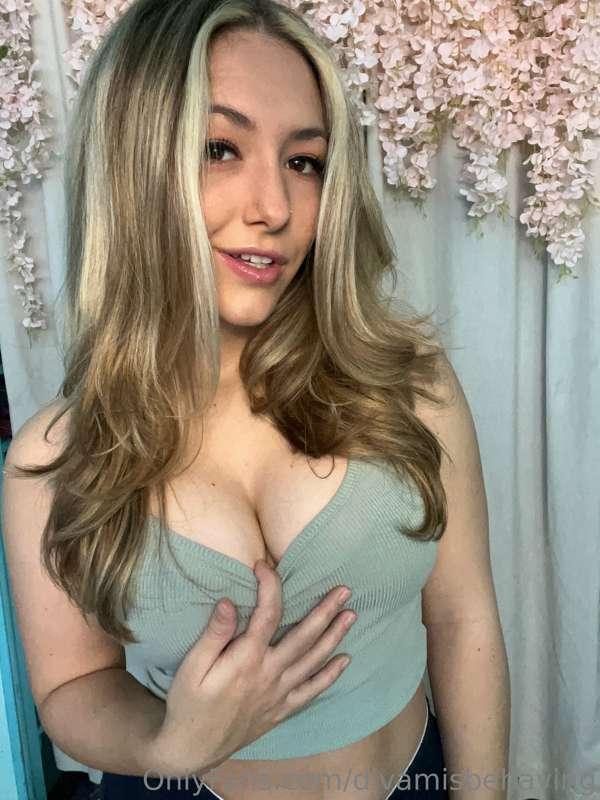 Okay maybe it’s just in my head… but I feel like my titties ..
