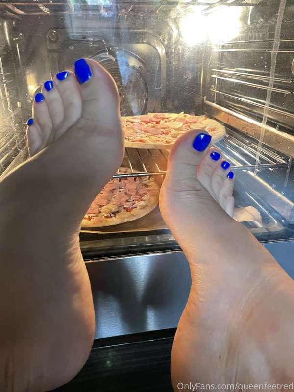 Who wanna see all fun with pizza?