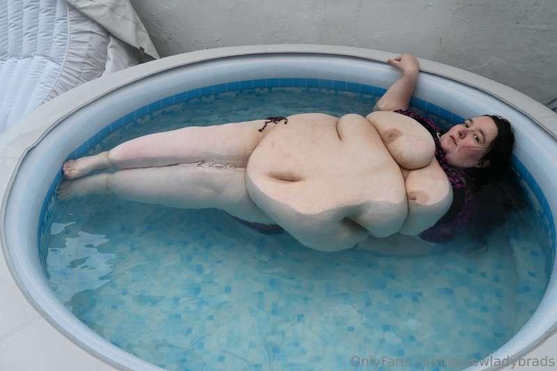 Hot tub season <3 