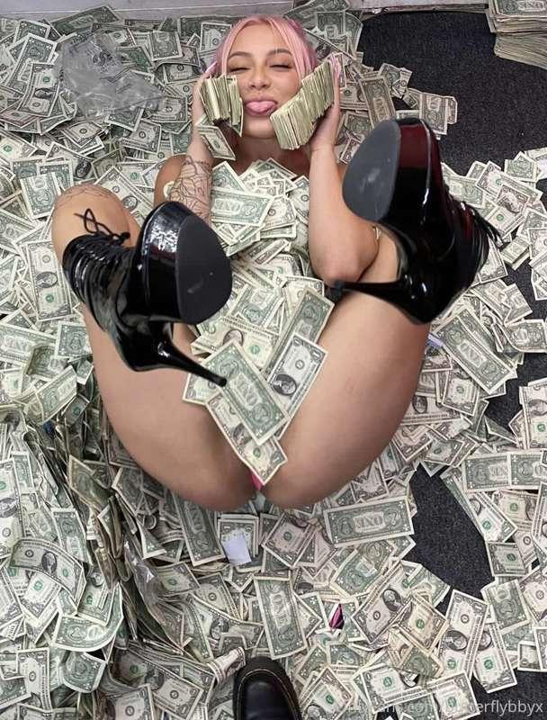 7k in cash ✨ do we love it here? we do.