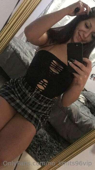 SKIRTS > PANTS 🥰