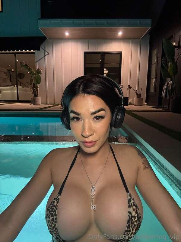 Do you have what it takes to make me squirt? 💦🤭