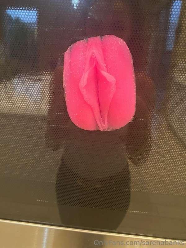 sarenabanks image #0