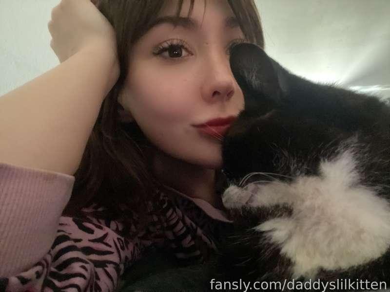 Hi guys 💕

I was hoping to catch up on content after being sick but I just got news that my cat of 14 years is actively dying…so I won’t be around much today. 

Hope everyone else has a great weekend 💗
