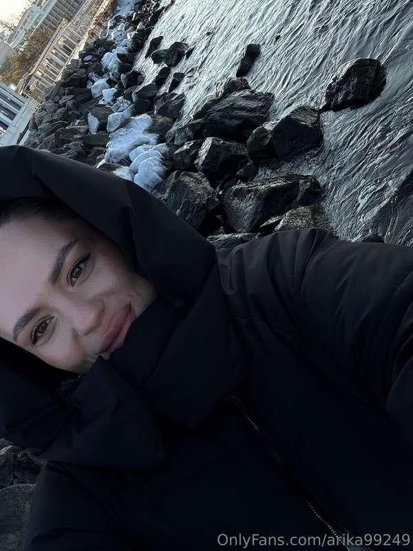 the waves whisper their secrets🌊🤍