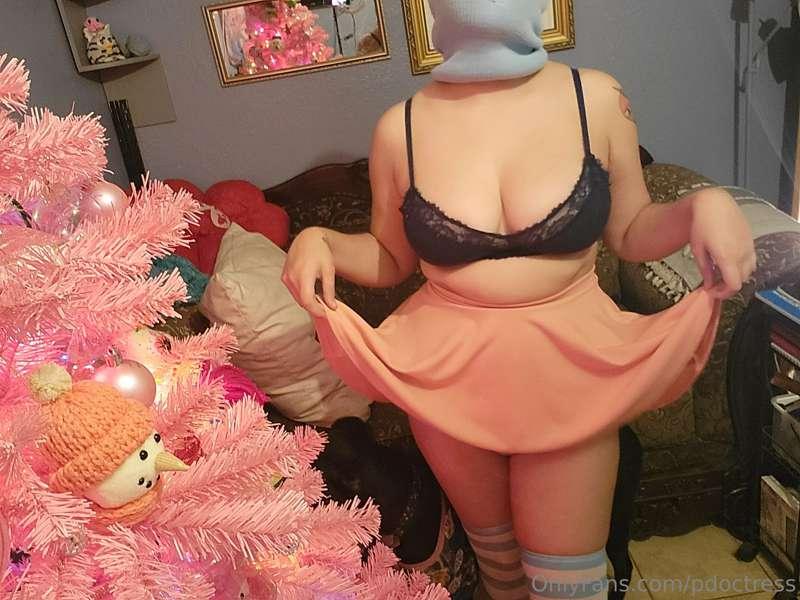 The socks stay on during 🥰💗