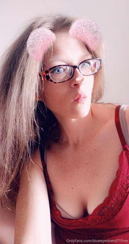 Some pictures from Snapchat. 


Once I get 100 fans I'll pos..