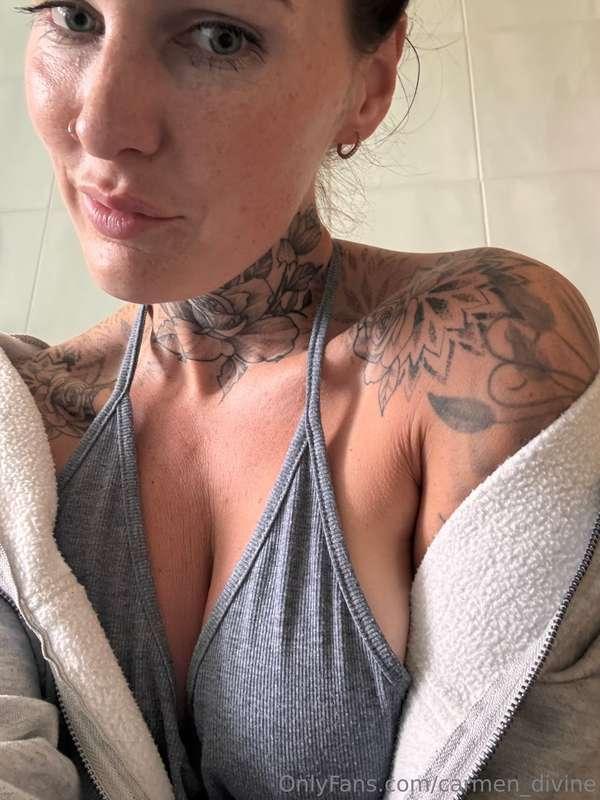 Do I dress age appropriately 🤷🏻‍♀️🤨