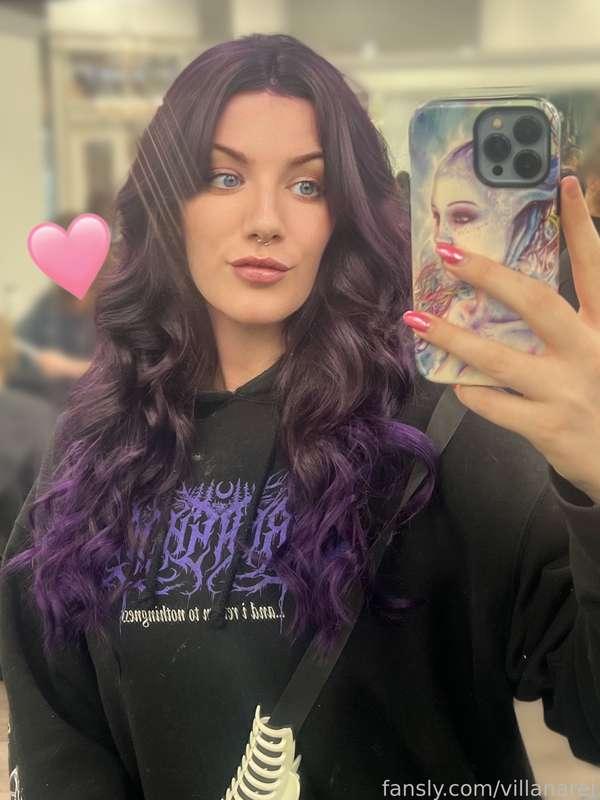 Got my hair touched up today 🥰 
Do you like it?