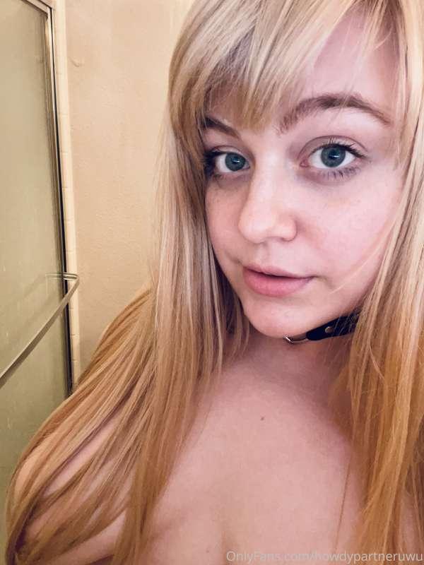 I like wearin’ this collar 🥰