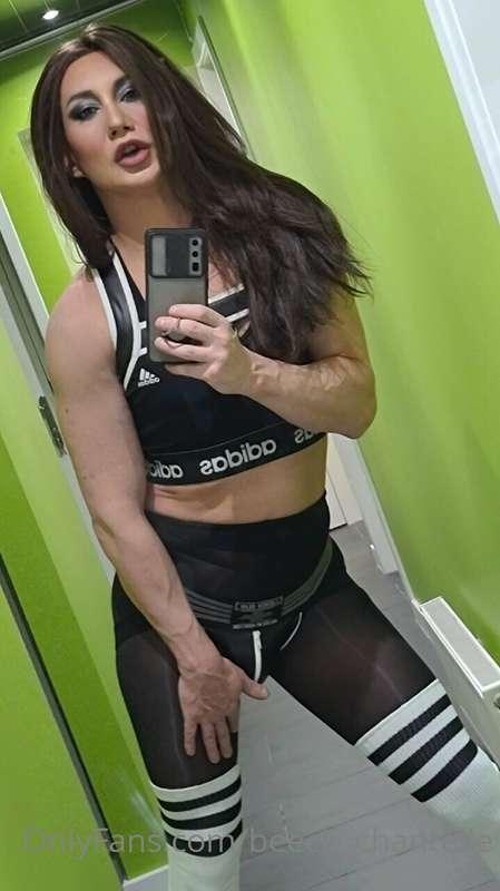 hope you like some of my swf pics, ill post some nsfw in the..