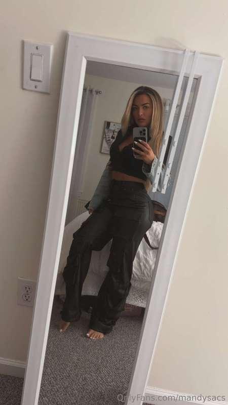 all black with a white pedi hehe you like it? 