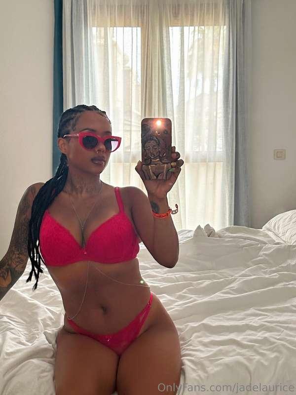 Swaggy in red 😎 sun is out.. what’s your plans ?