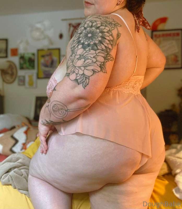 Whoever sent me this cute pink lil number - you sure do know..
