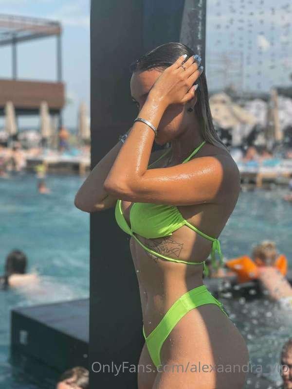 😏When I'm wet, don't mess with me. 😈 Let's check it out in D..