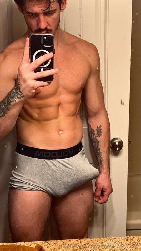 Good morning! Wanted to share my morning bulge with you ❤️